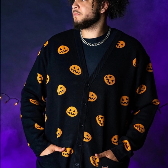 Cakeworthy NBC pumpkin king Cardigan Sweater size M men's New GLOW IN THE DARK
